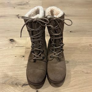 UGG lace up boot with sheepskin lining